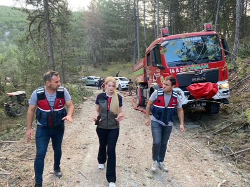 Seben Kaymakamı, Kıbrıscık Kaymakam Vekili Sn. Tuğçe ORHAN Deveci Köyüne ait  ormanlık alanda yangın alanında incelemelerde bulundu.